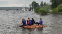 ... und los! Skeptischer Blick: ob es uns auch trägt?