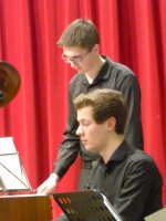Lukas Remmel am Klavier, Leon Zimmermann am Schlagwerk