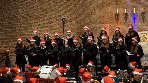 Festliches vorweihnachtliches Konzert des Gymnasiums der Benediktiner